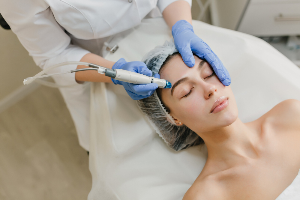 woman getting rf skin tightening treatment